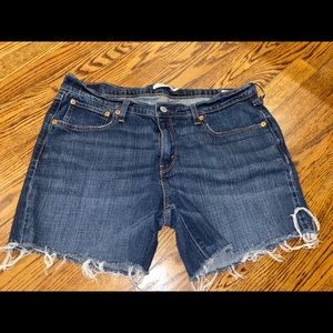 Levi Cut Off Shorts Size 31